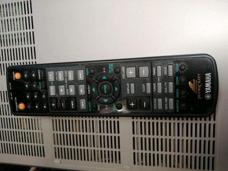 YAMAHA RX-E810, Receiver mit Tuner, Original-Fernbedienung!!