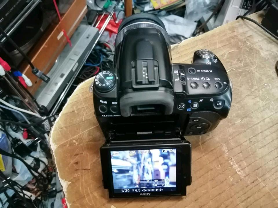 SONY ALPHA 500 Digitalkamera + SONY DT Objektiv + Zubehör!!