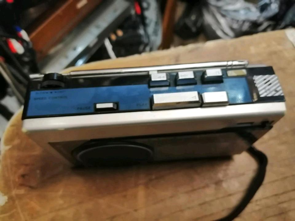 SANYO M1780F, Walkman mit Radio, etwas DEFEKT!!