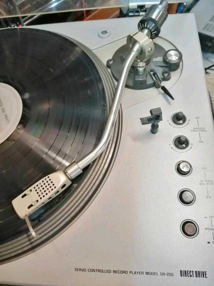 TOSHIBA SR-255, Plattenspieler mit Original-Nadelsystem!