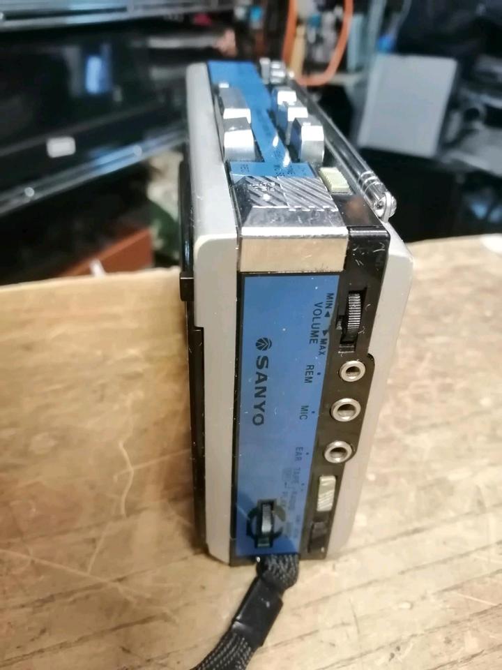 SANYO M1780F, Walkman mit Radio, etwas DEFEKT!!