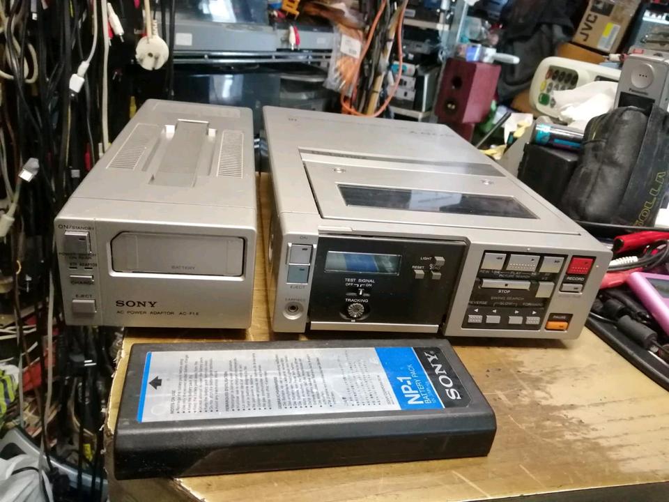 SONY BETAMAX SL-F1E, Videocassettenrecorder + SONY Netzteil!!!