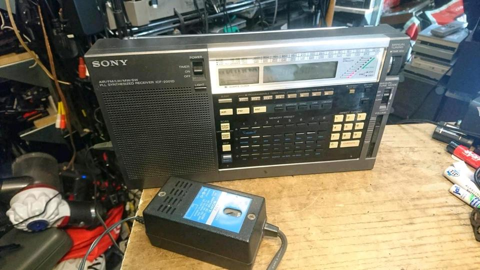 SONY ICF-2001D, Weltempfänger/Radio mit Original-Adapter!!