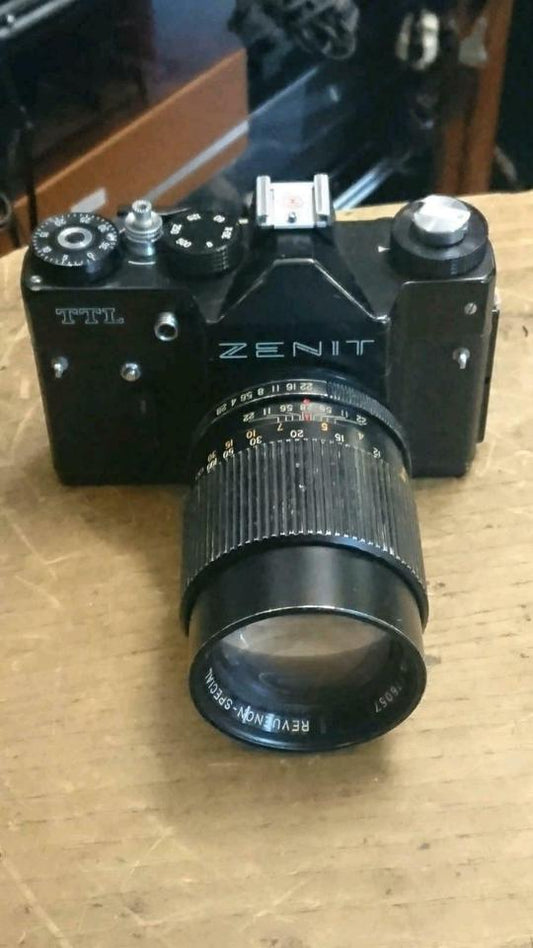 ZENIT TTL Analog-Camera + Revuenon - Special Objektiv