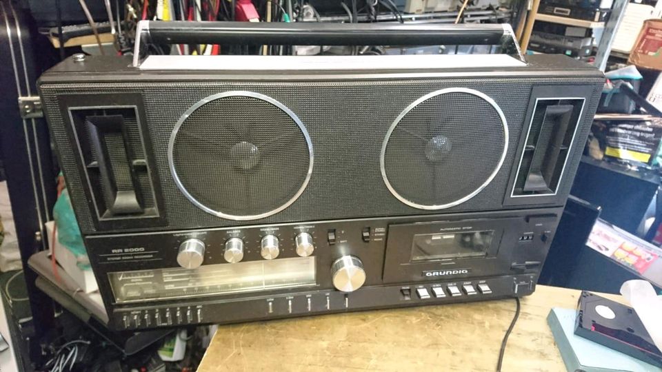 GRUNDIG RR2000, Radio-Cassetten-Recorder, etwas DEFEKT!!