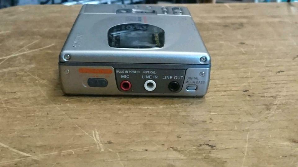 SONY MZ-R35 portable Minidisc-Recorder mit Original-Adapter