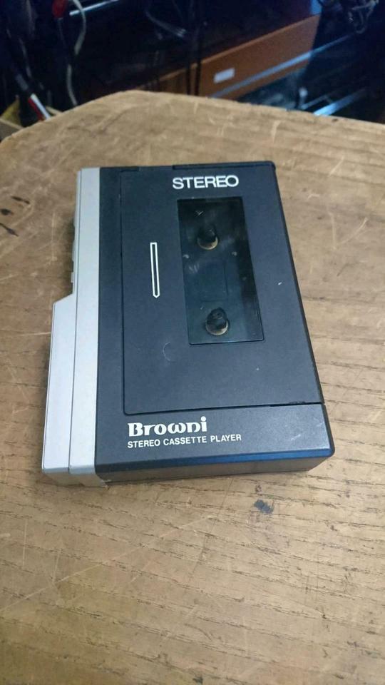 BROWNI Stereo Cassette Player/Walkman, ohne Adapter!