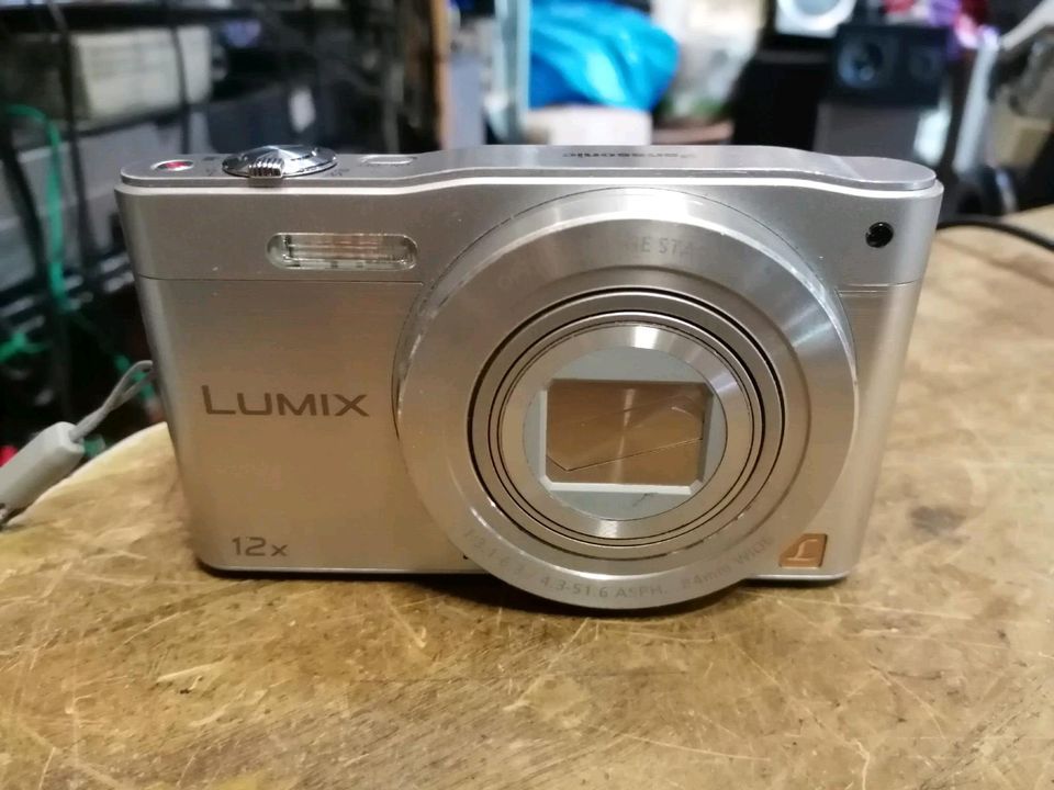 PANASONIC LUMIX DMC-SZ8, Digital-Kamera mit Zubehör!!!