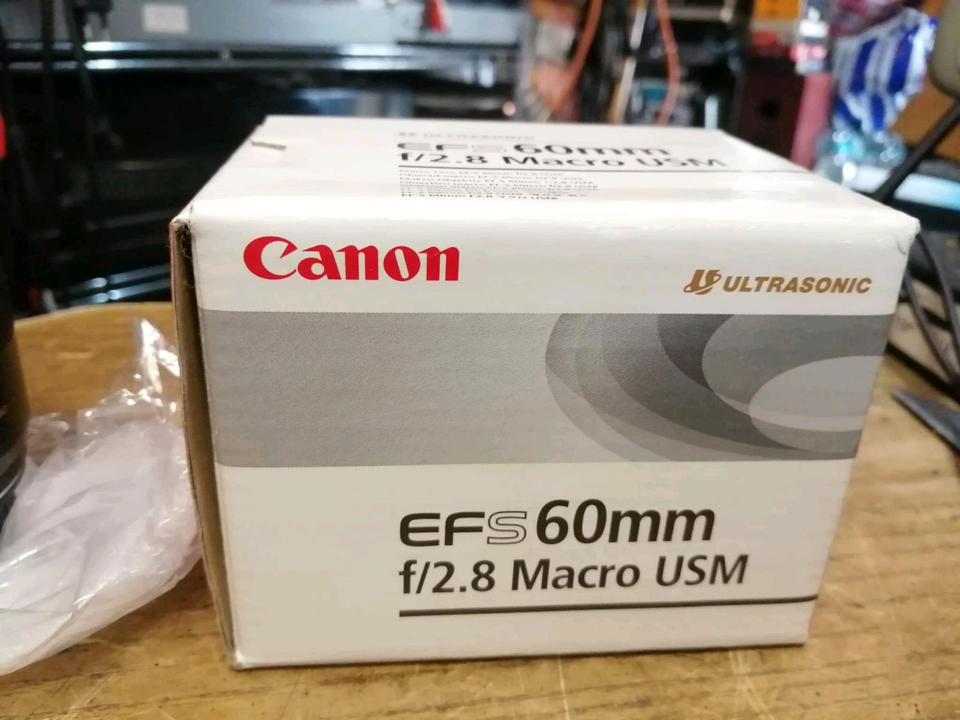 CANON EFS 60, 60 mm, f/2.8 Macro USM, Objektiv mit Original-Kart!
