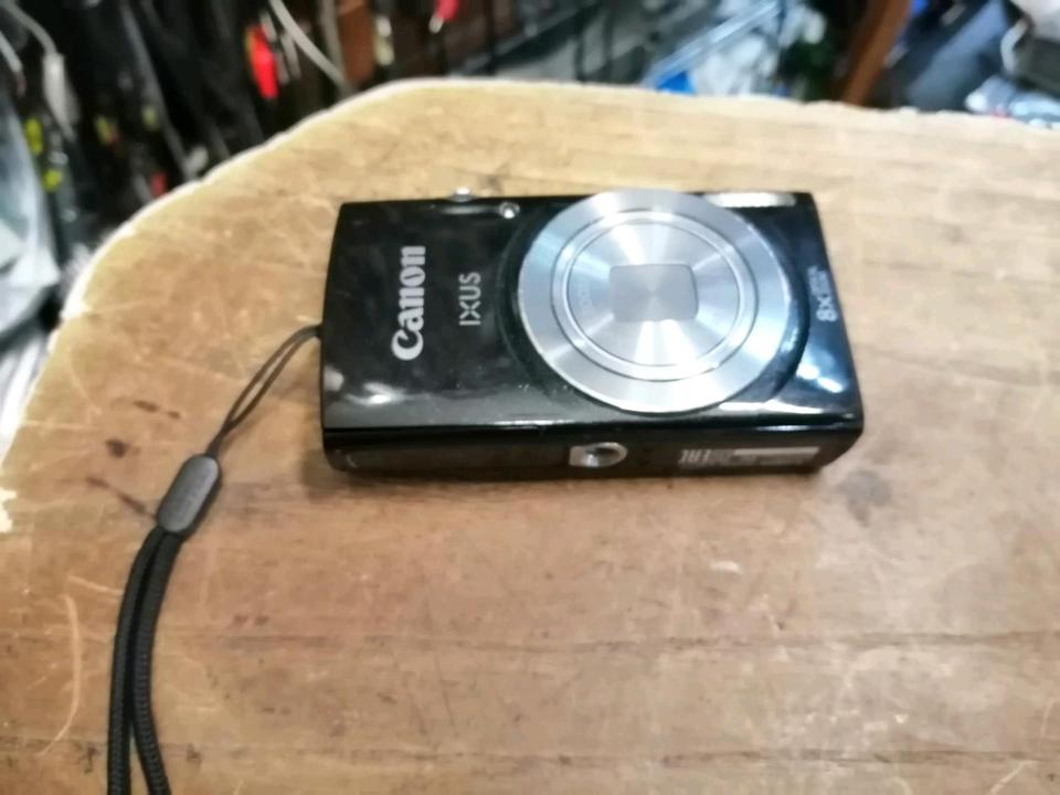 CANON IXUS 145, Digital-Kamera mit Zubehör!!!