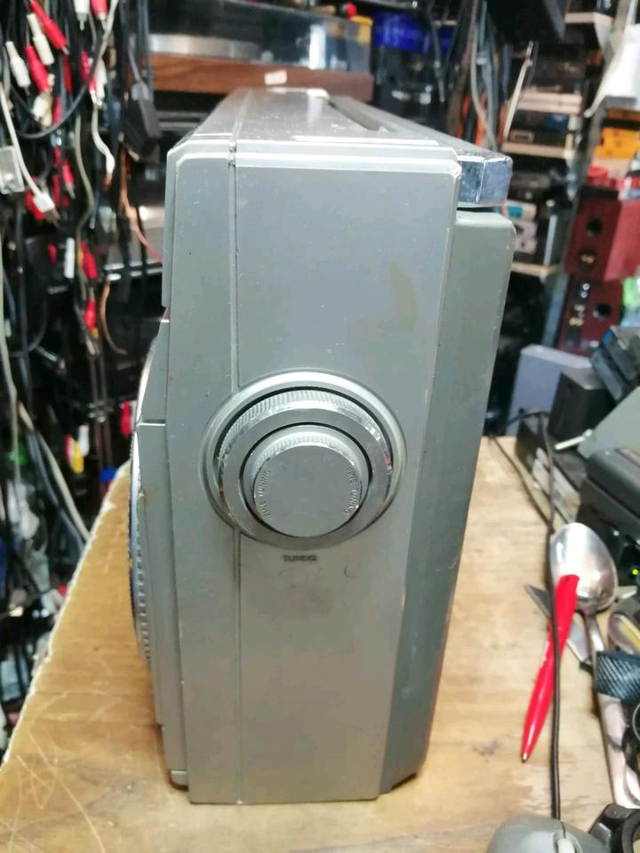 SHARP GF-8989, Radio-Cassetten-Recorder, etwas DEFEKT!!