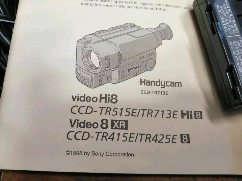 SONY CCD-TR515E, Videocamera Hi8 und Video 8, mit Zubehör!!!