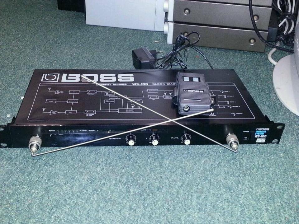 BOSS wireless System WS-100 und BOSS Transmitter WS-100 T