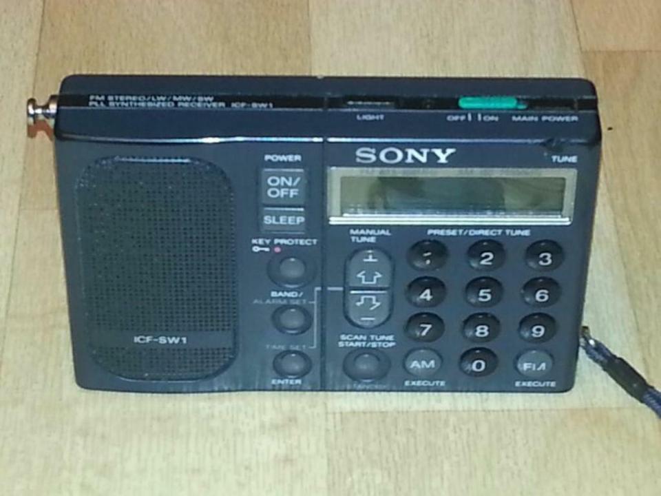 SONY ICF-SW1; FM Stereo/LW/SW/MW Receiver, sehr guter Zustand!