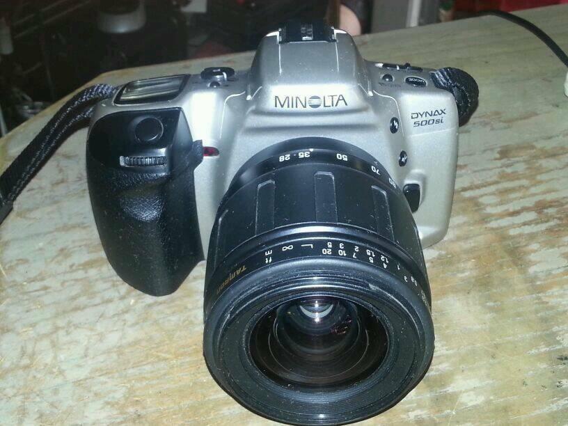 MINOLTA DYNAX 500si; Analog-Camera+Objektiv ASPHERICAL