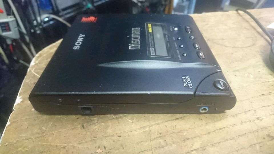 SONY D-303, CD-Compact-Player/Discman, DEFEKT!!!