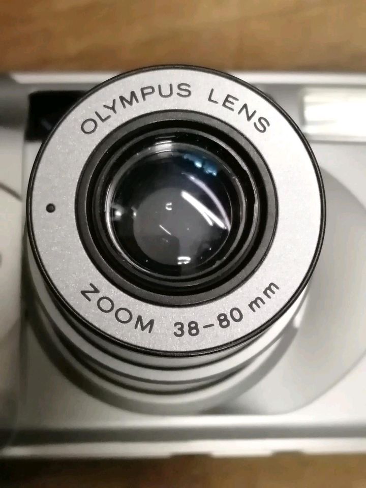 OLYMPUS SUPERZOOM 80G, Analog-Kamera!