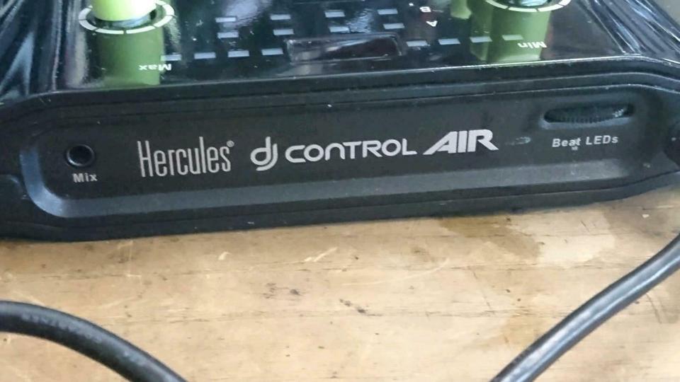 HERCULES DJ Control Air; DJ-MIXER, sehr guter Zustand!