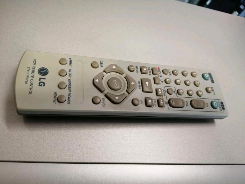LG LV4787, Videocassettenrecorder mit Original-Fernbedienung!!