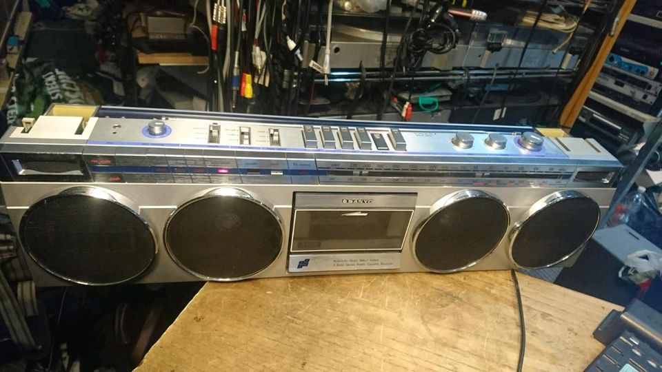 SANYO M7830LU, Radio-Cassetten-Recorder, etwas DEFEKT!!