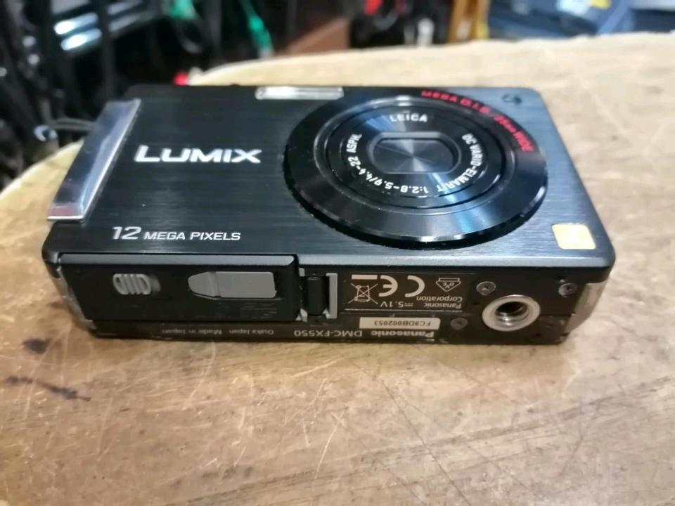 PANASONIC LUMIX DMC-FX550, Digital-Kamera mit Zubehör!!