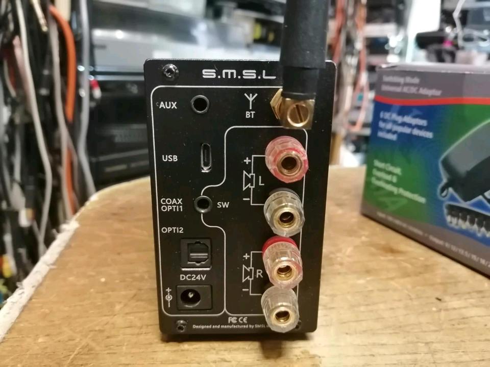 S.M.S.L. AD18, Bluetooth Digital Verstärker mit Universal-Adapter