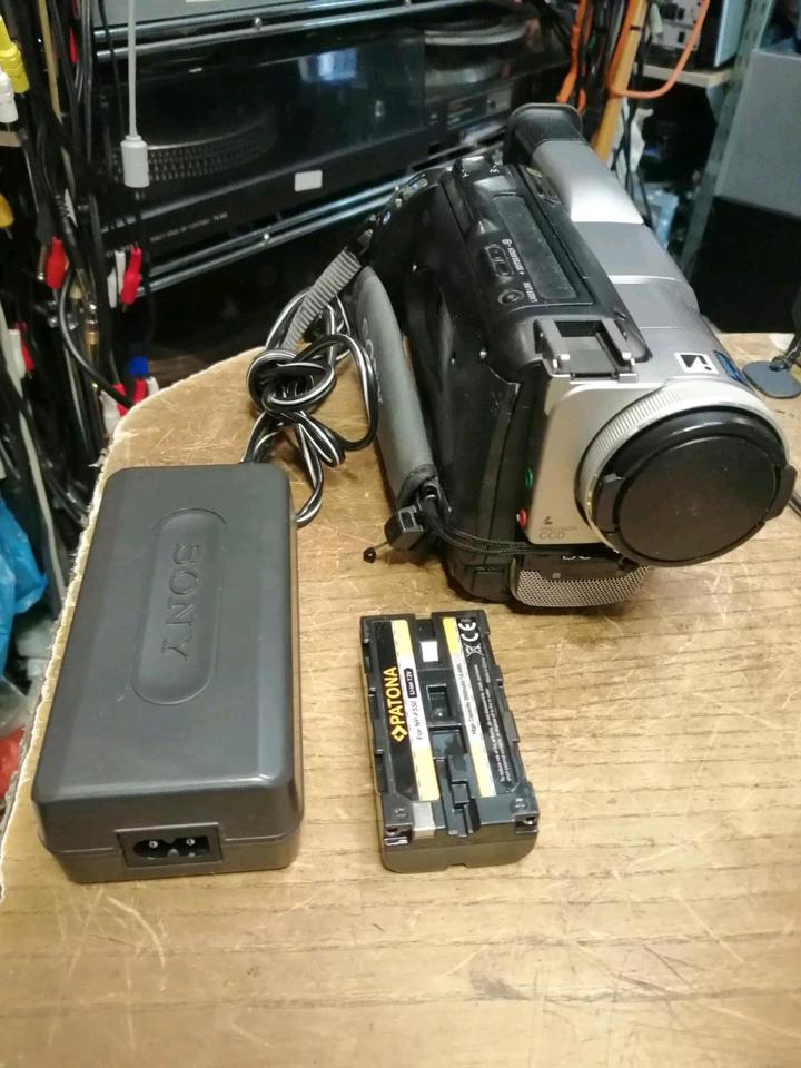SONY DCR-TRV310E, Videocamera Hi8, Digital 8 und Video 8!!