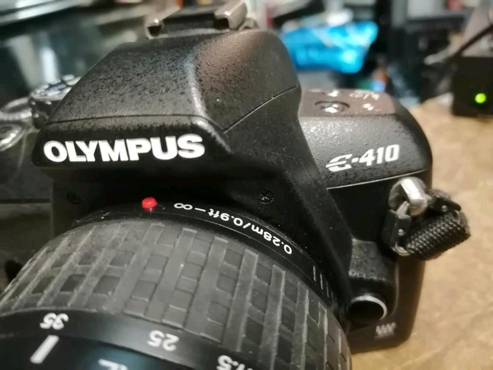 OLYMPUS E-410 + OLYMPUS Zuiko Objektiv, mit Zubehör!!!