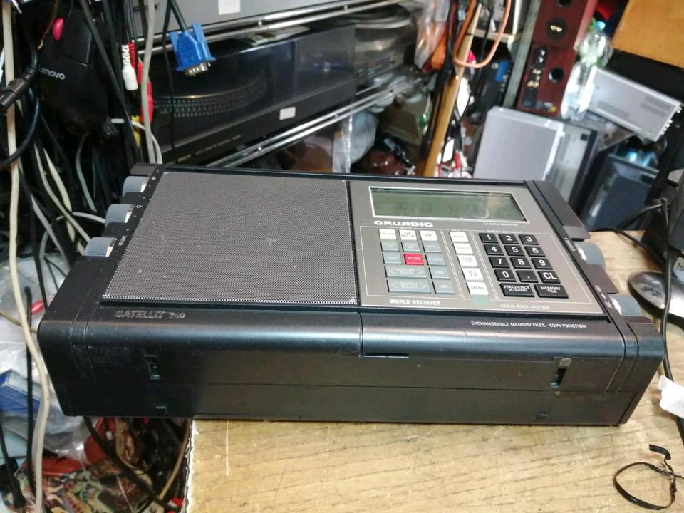 GRUNDIG SATELLIT 700, Radio, guter Zustand!!