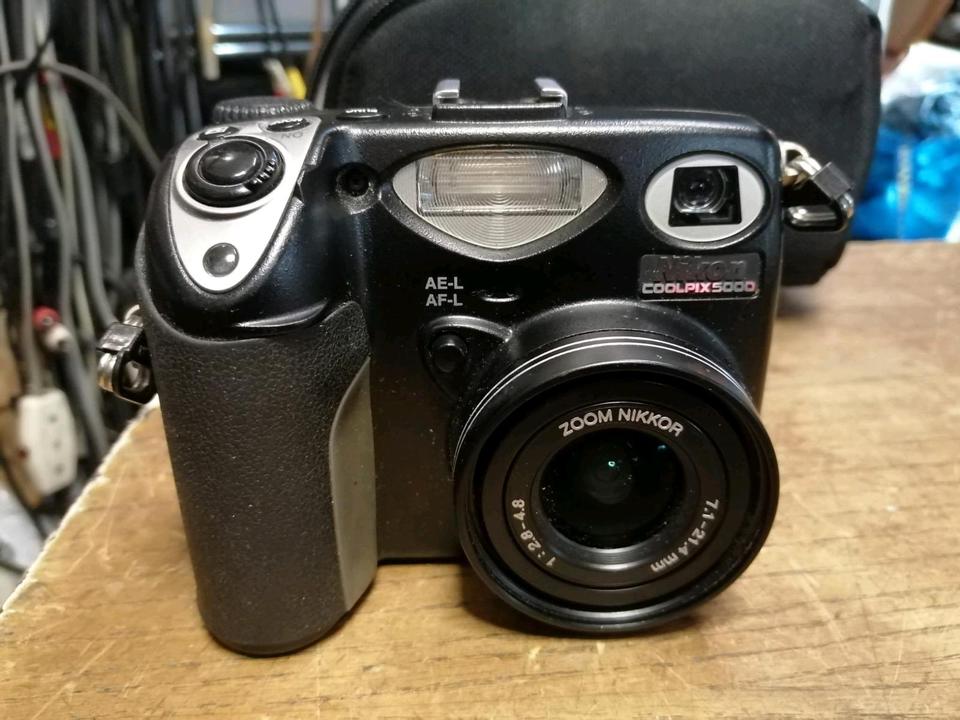 NIKON COOLPIX 5000, Digital-Kamera mit Zubehör!!