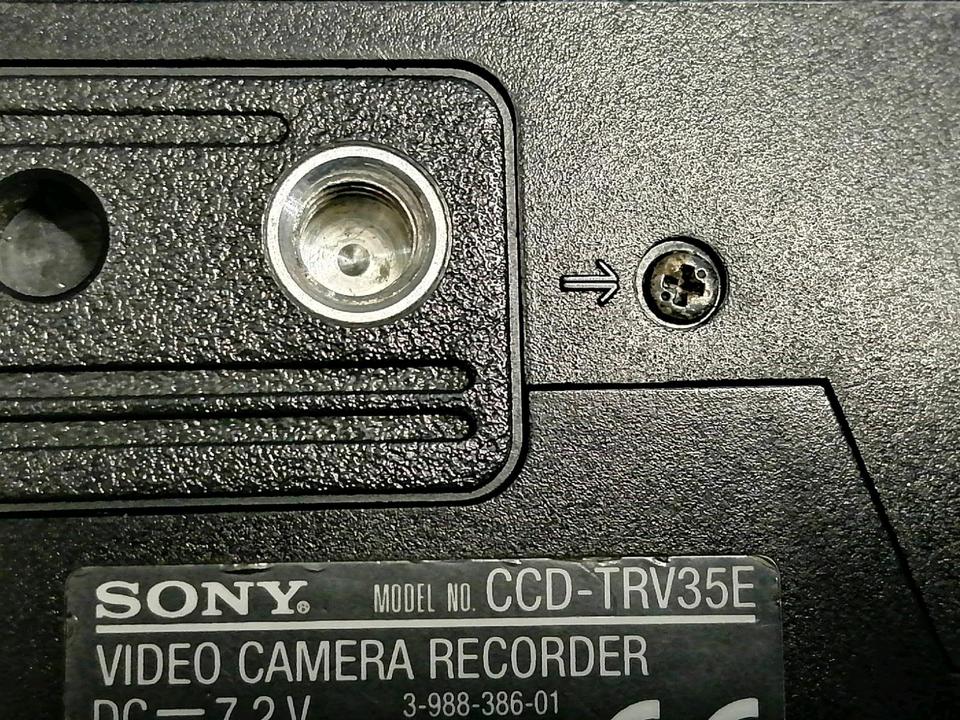 SONY CCD-TRV35E, Videocamera Hi8 und Video 8 mit Zubehör!!!