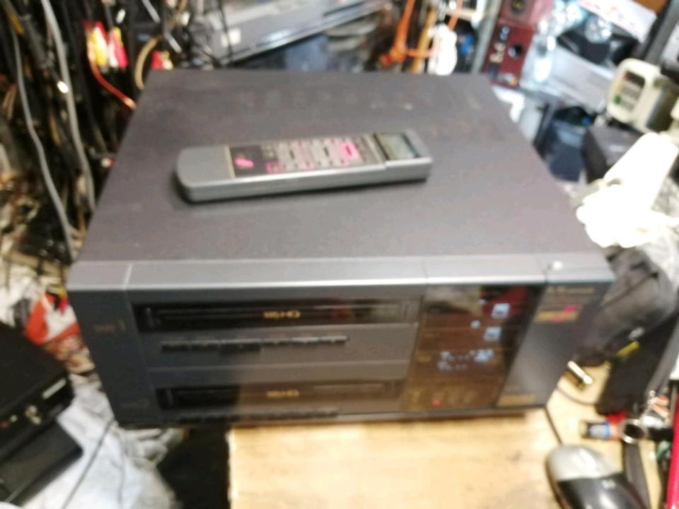 AMSTRAD DD8904, Doppel-Videocassettenrecorder, DEFEKT!,,