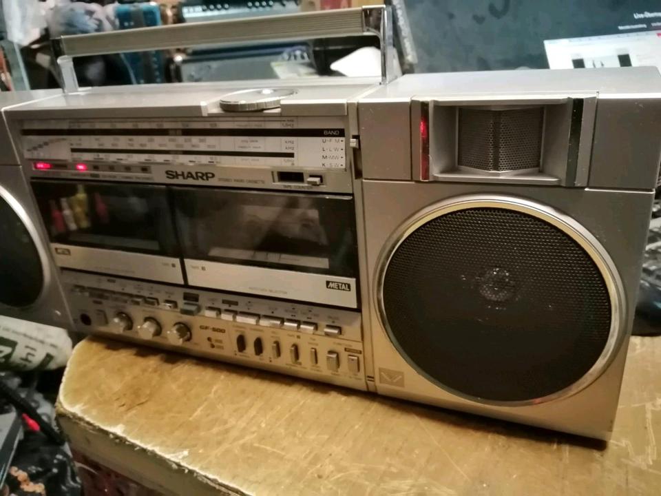 SHARP GF-500H, Radio-Cassetten-Recorder, etwas DEFEKT!!!