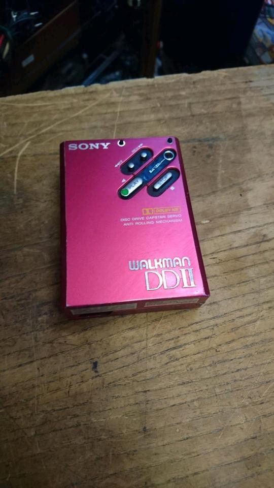 SONY WM-DD II, Walkman, rot-metallic, OHNE Adapter!