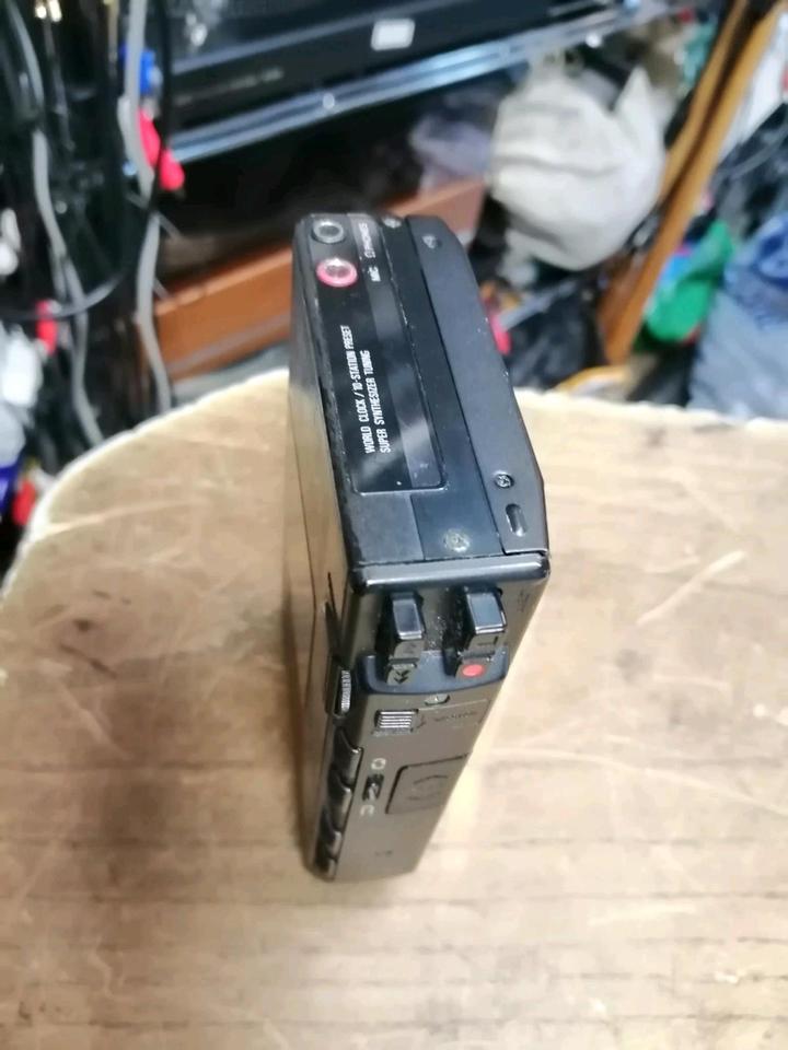 AIWA HS-J505, Walkman mit Batterie-Fach, DEFEKT!!!