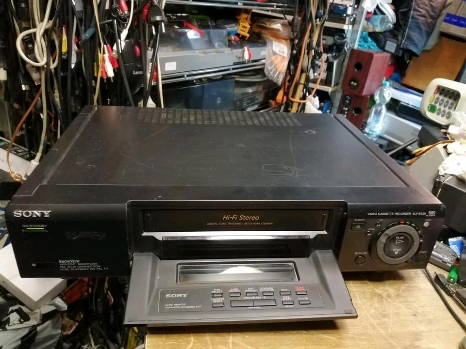 SONY SLV-E920VC2, Videocassettenrecorder (VHS) guter Zustand!!