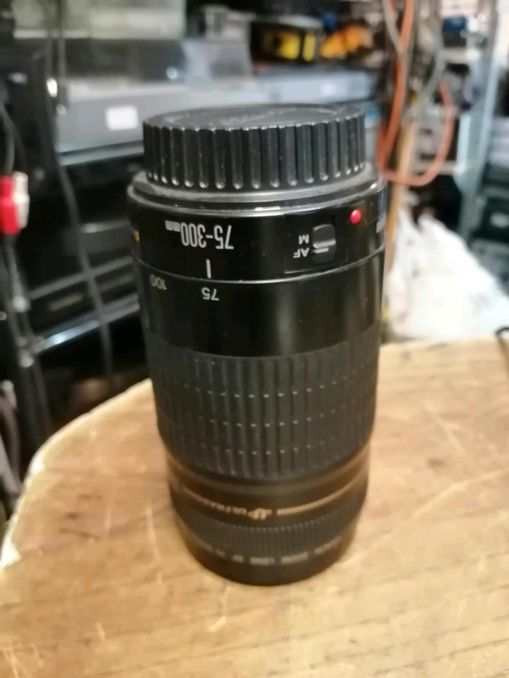 CANON EF- 75-300 mm -Objektiv, guter Zustand!!