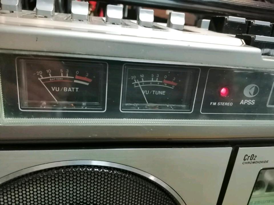 SHARP GF-9090H, Radio-Cassetten-Recorder, guter Zustand!!