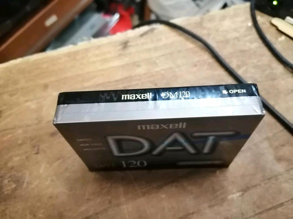 8 NEUE Digital Audio Tape Cassetten (FUJI, SONY und MAXELL!!!