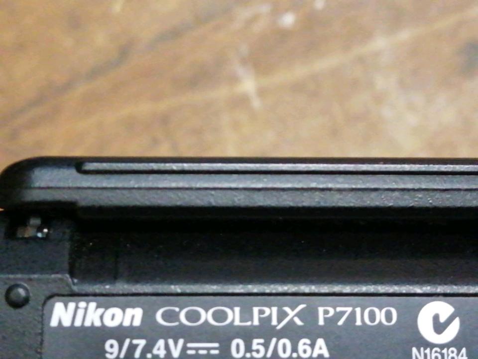 NIKON COOLPIX P7100, Digital-Kamera mit Zubehör!!