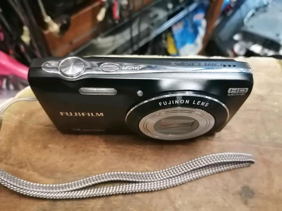 FUJIFILM JZ110 Digital Camera FinePix, Digital-Kamera mit Zubehör