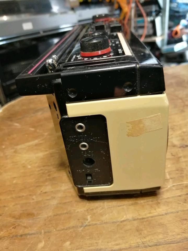 SANYO M-S350LE, Radio-Cassetten-Recorder mit Original-Adapter!!
