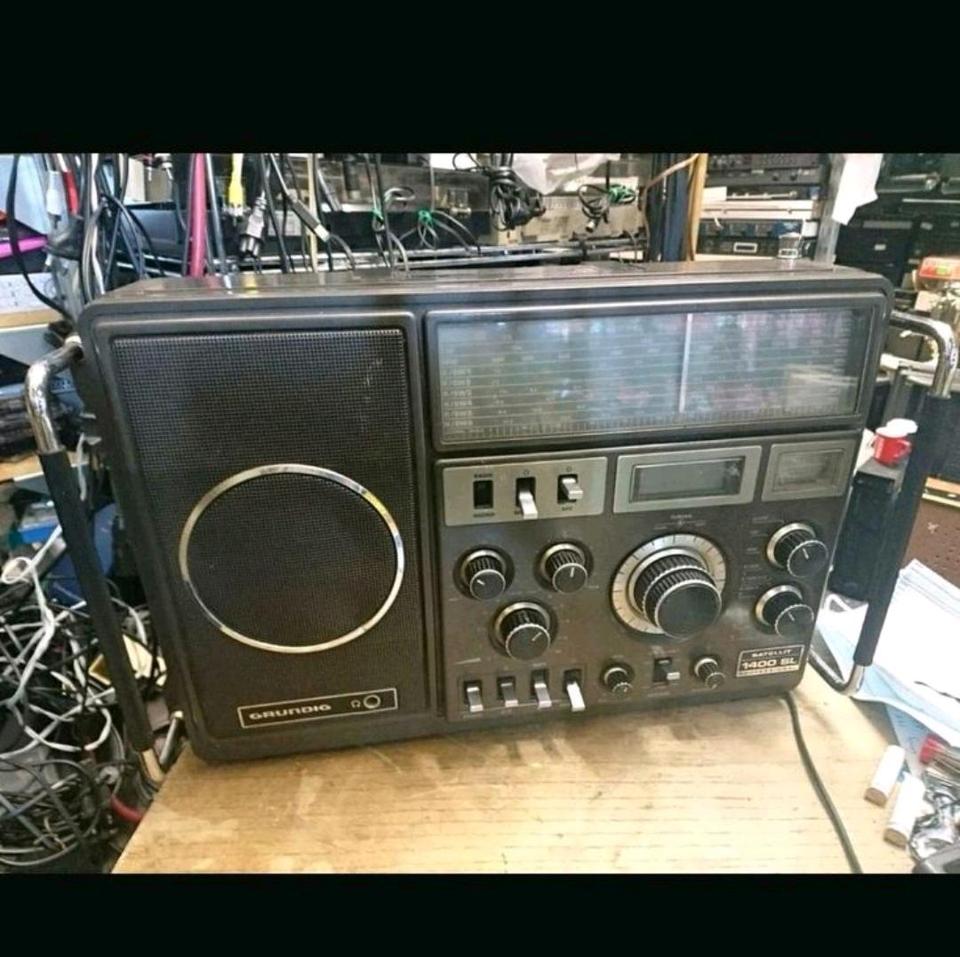 GRUNDIG Satellit 1400 SL, Radio, DEFEKT!!!