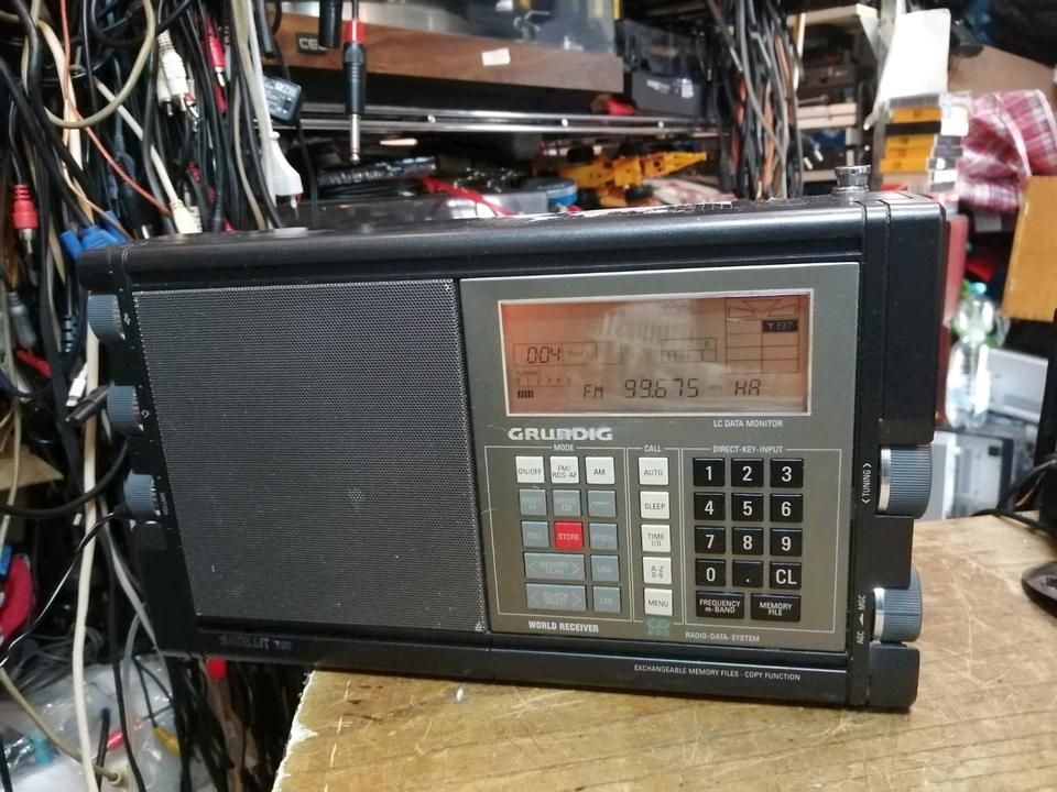GRUNDIG SATELLIT 700, Radio, guter Zustand!!