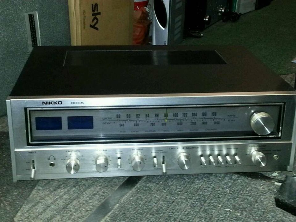 NIKKO Model 8085; MW/UKW HiFi Receiver, Holz, sehr guter Zustand!