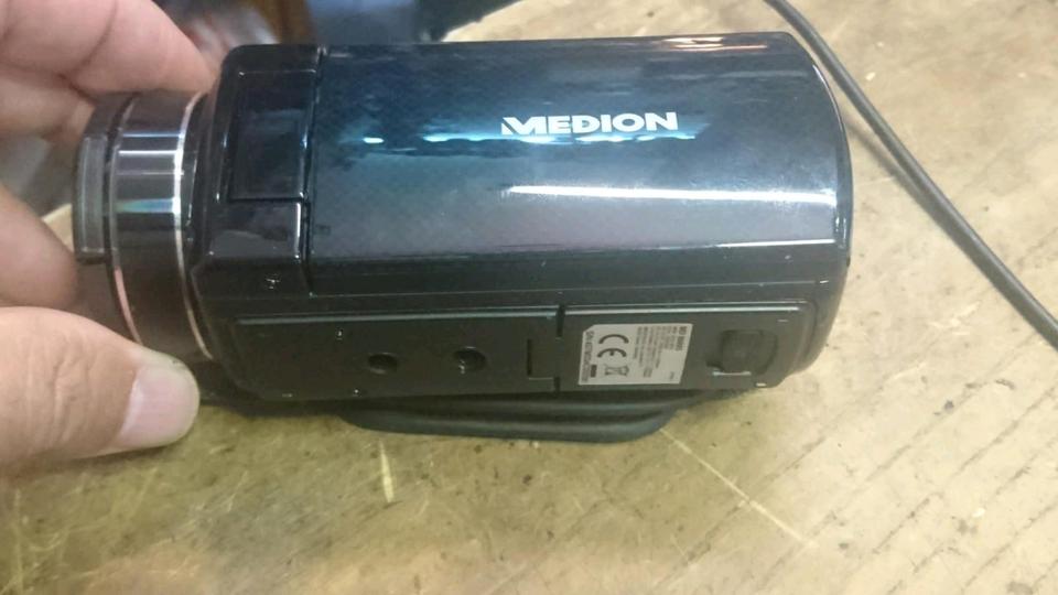 MEDION MD 86695, Videocamera OHNE Speicherkarte, mit Zubehör!