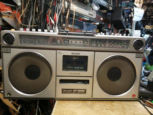SHARP GF-9090H, Radio-Cassetten-Recorder, etwas DEFEKT!!!