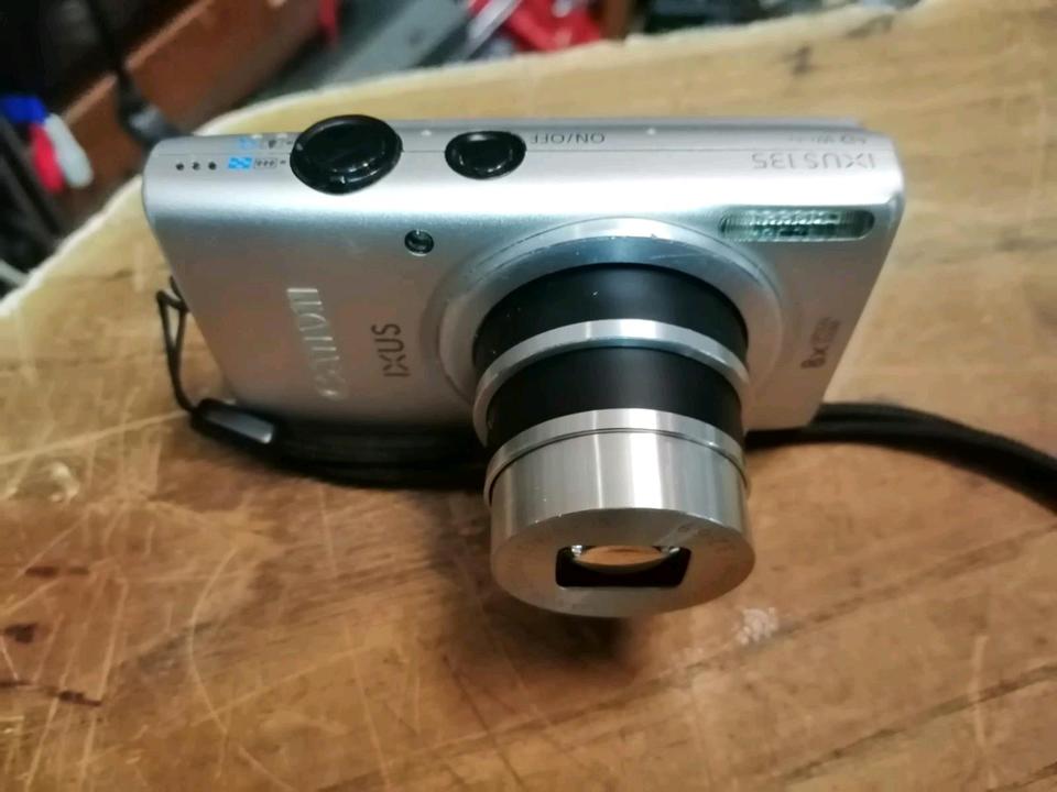 CANON IXUS 135, Digital-Kamera OHNE Speicherkarte!!