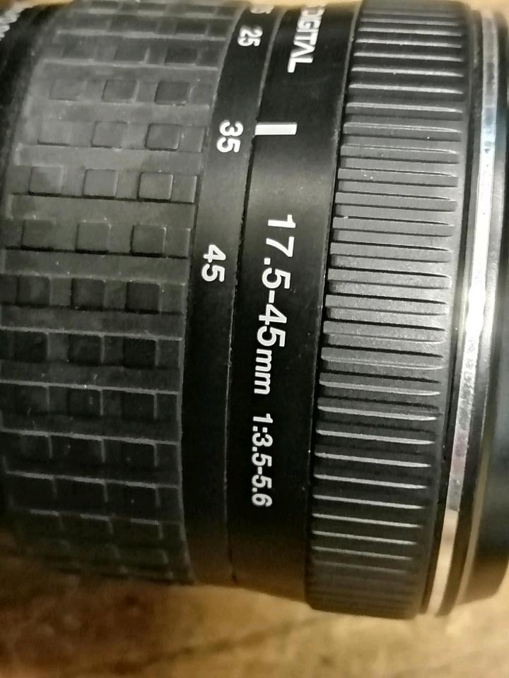 OLYMPUS E-410 + OLYMPUS Zuiko Objektiv, mit Zubehör!!!