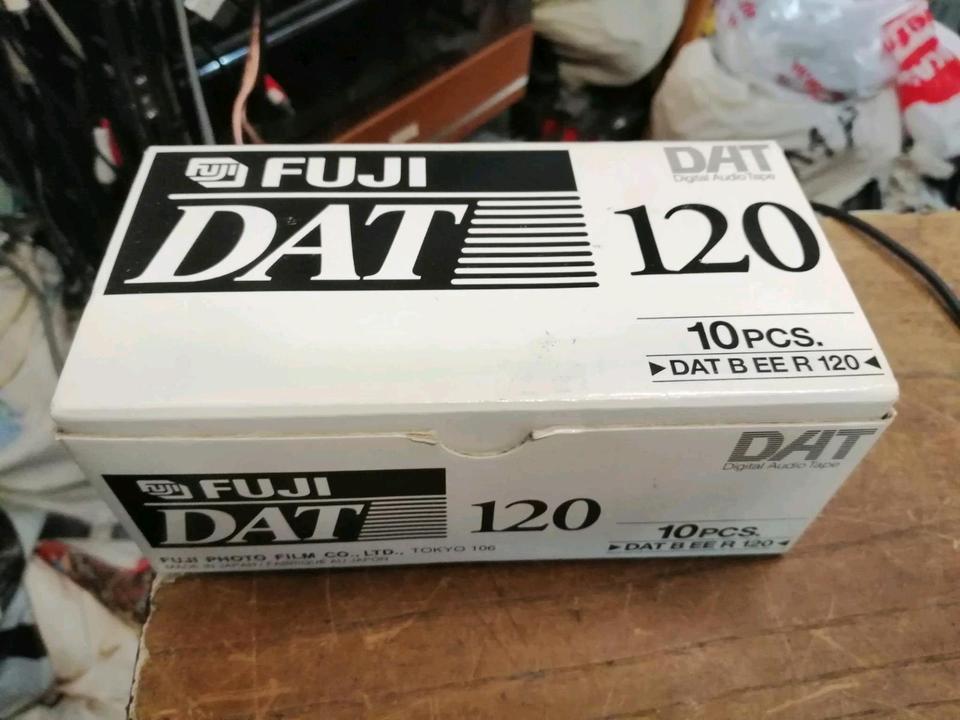 8 NEUE Digital Audio Tape Cassetten (FUJI, SONY und MAXELL!!!